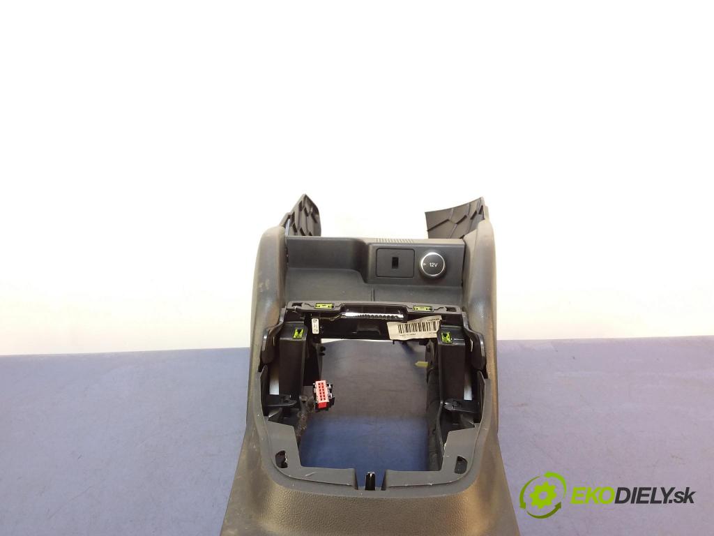 Ford Focus 2019 tunel Stredný: