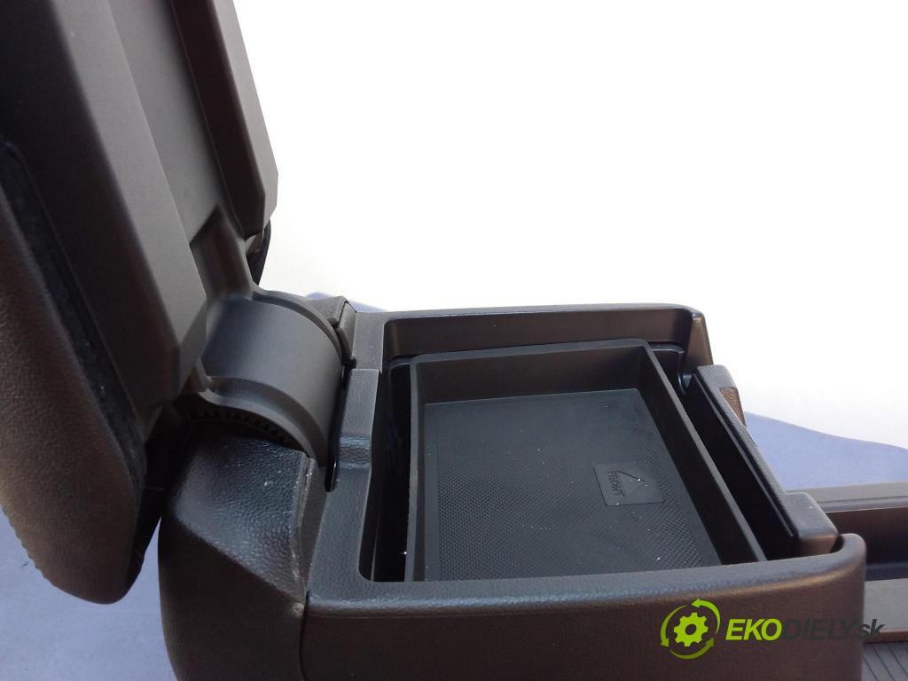 Ford Focus 2019 tunel Stredný: