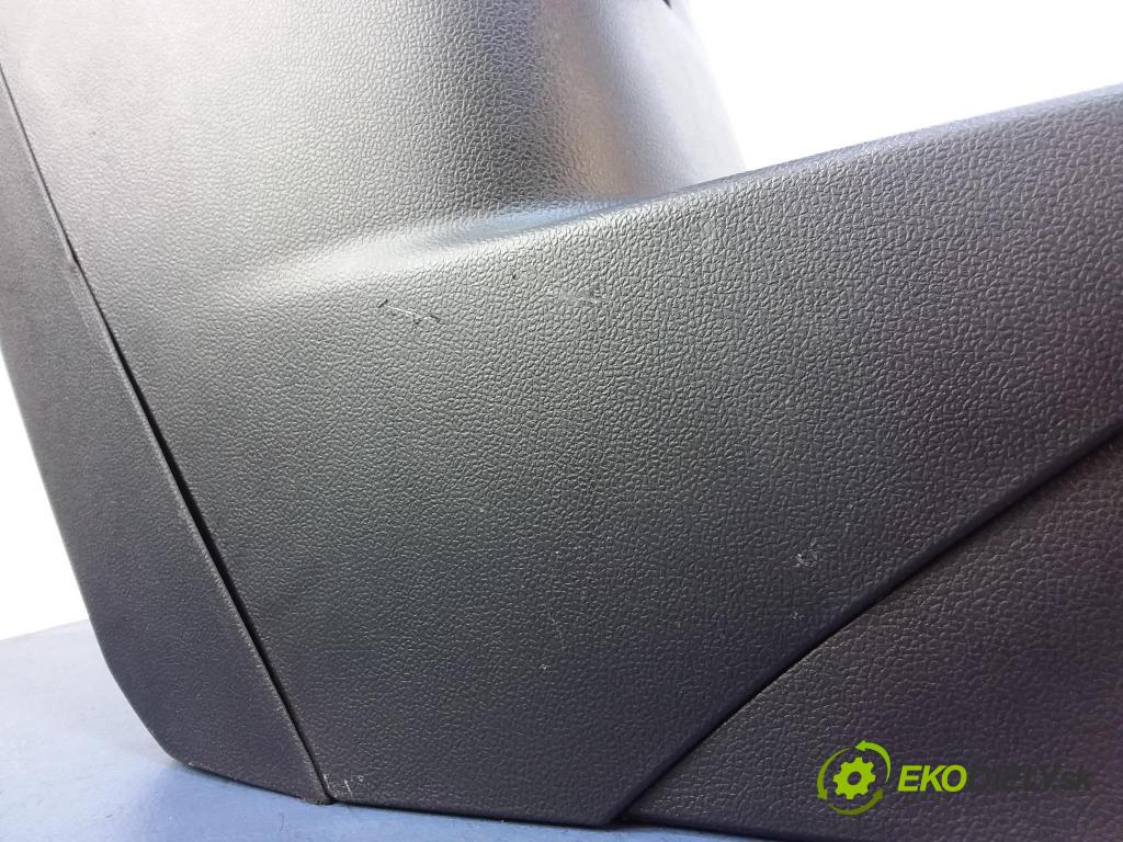 Ford Focus 2019 tunel Stredný: 