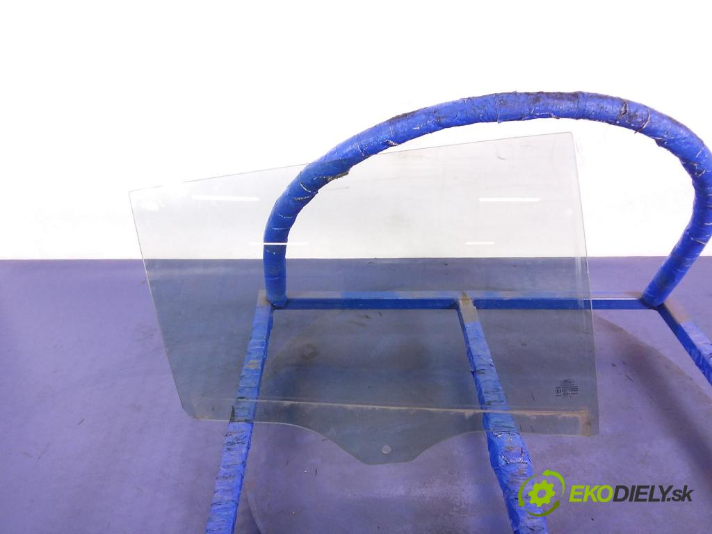 Ford Focus 2019 sklo dvere zad Prava: