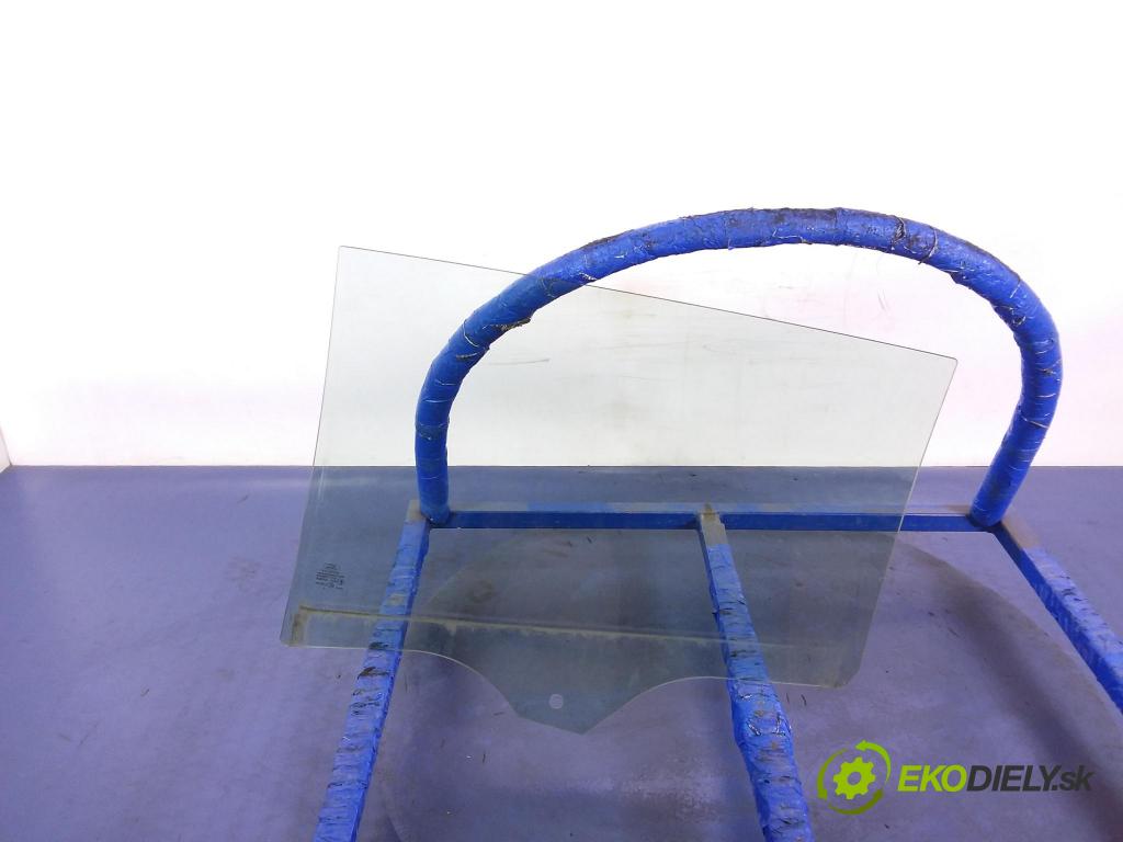 Ford Focus 2019 sklo dvere zad Prava: 