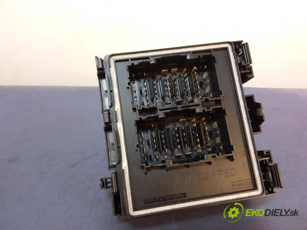 Ford Focus 2019 skrinka Poistky: JX6T14D068-AD