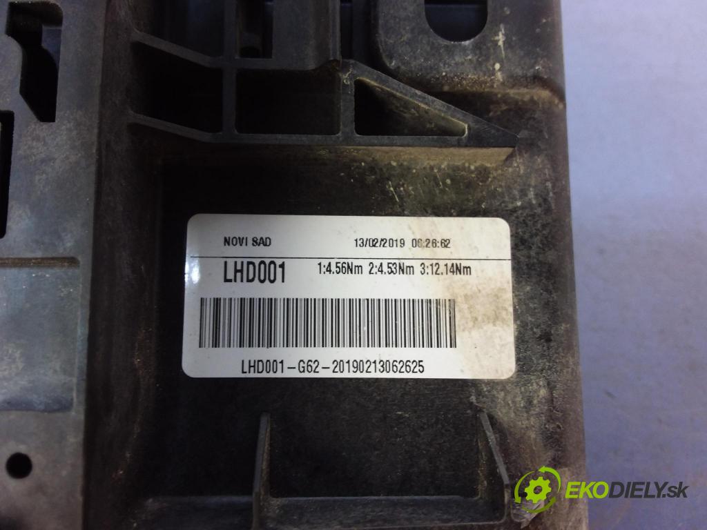 Ford Focus 2019 skrinka Poistky: JX6T14D068-AD