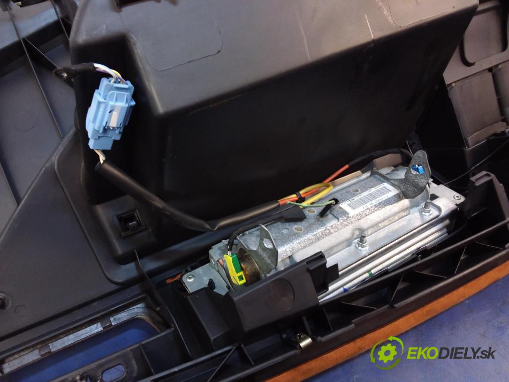 Lancia Phedra 2007 kokpit,pristrojová doska