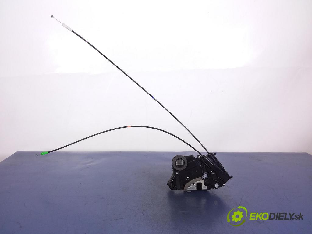 Toyota Yaris 2009 zámek dveře před Levý: