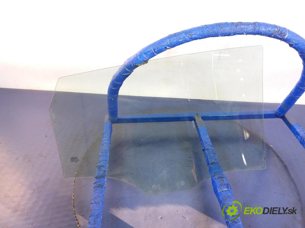 Seat Leon 2013 sklo dvere zad ľavé 