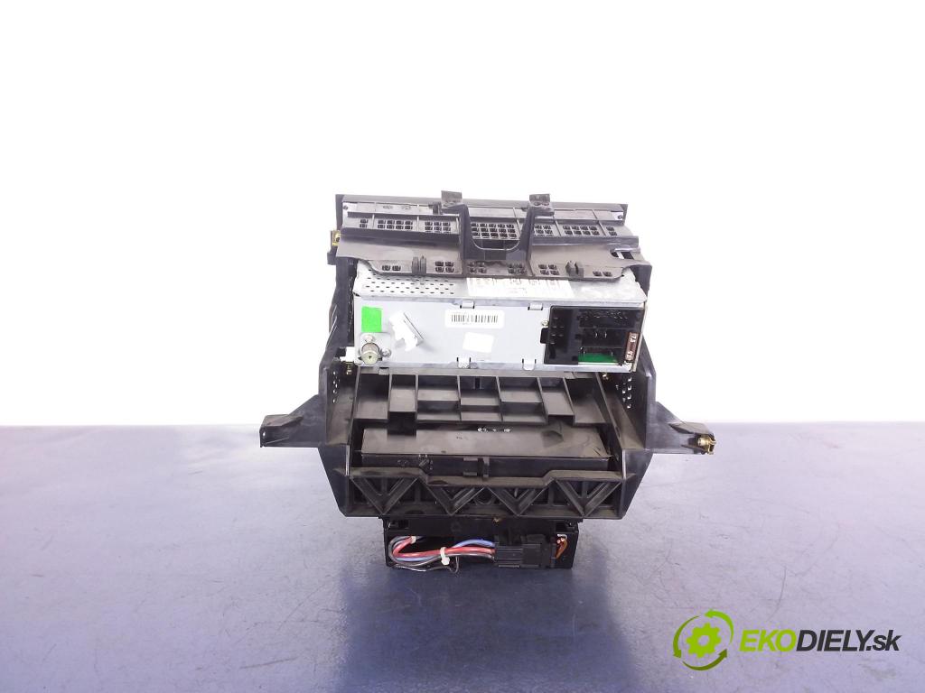 Audi A3 2002 Radio I Navigácia: 8L0035152B