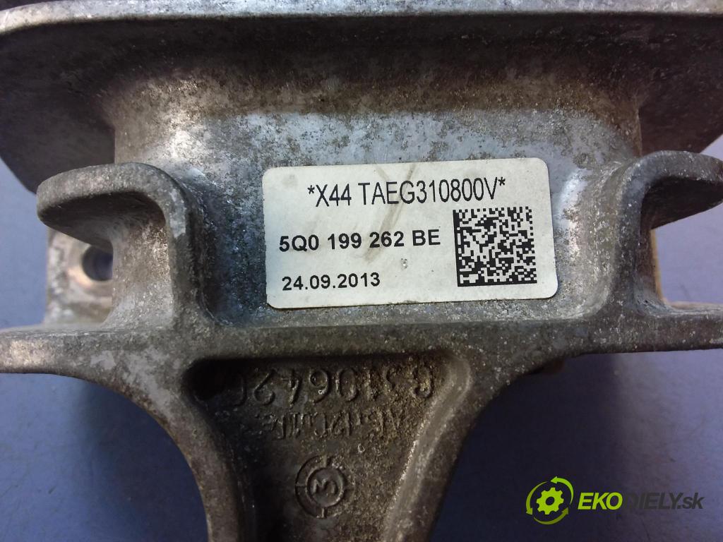 Seat Leon 2013 Polštář/ Tlapka: Motor: 5Q0199262BE