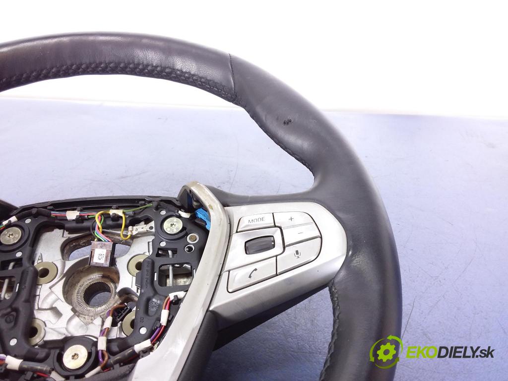 Bmw Seria 7 2015 volant