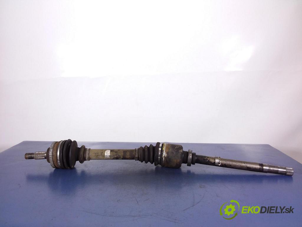 Peugeot 607 2003 poloos Prava: Predné