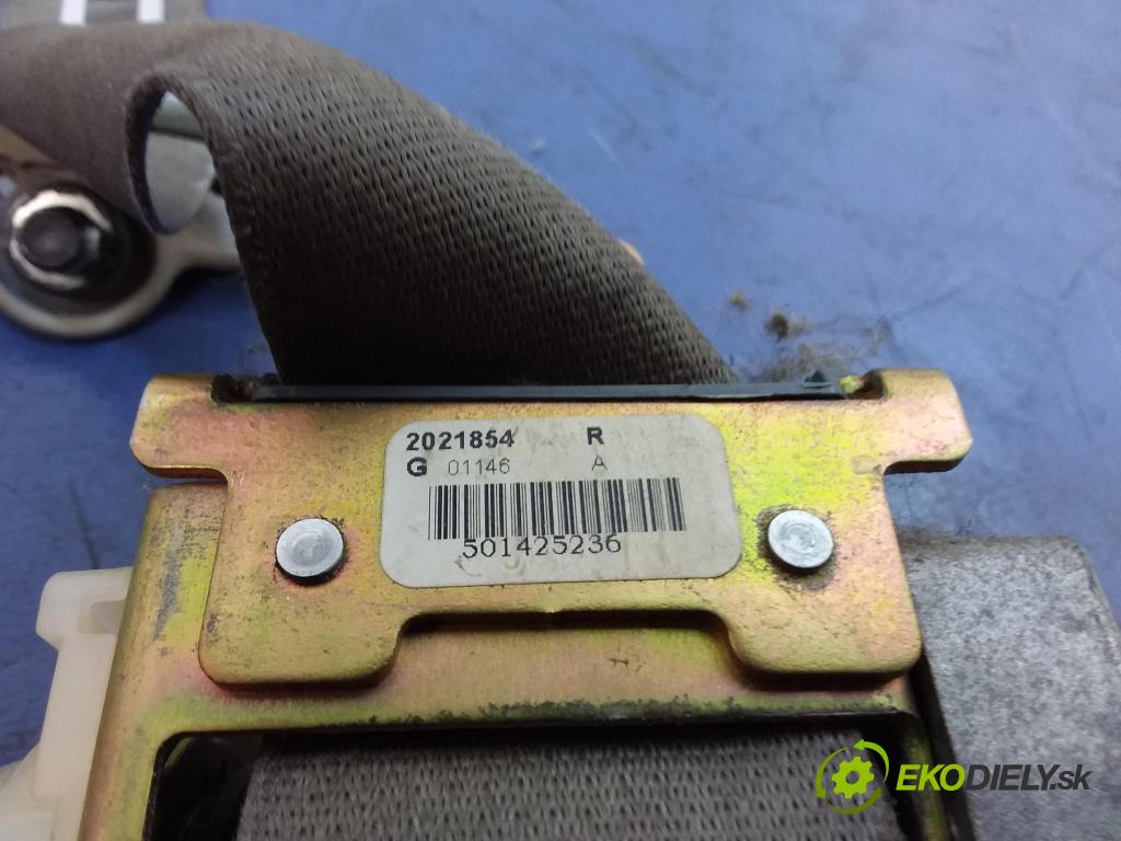Nissan Maxima 2005 kokpit,pristrojová doska