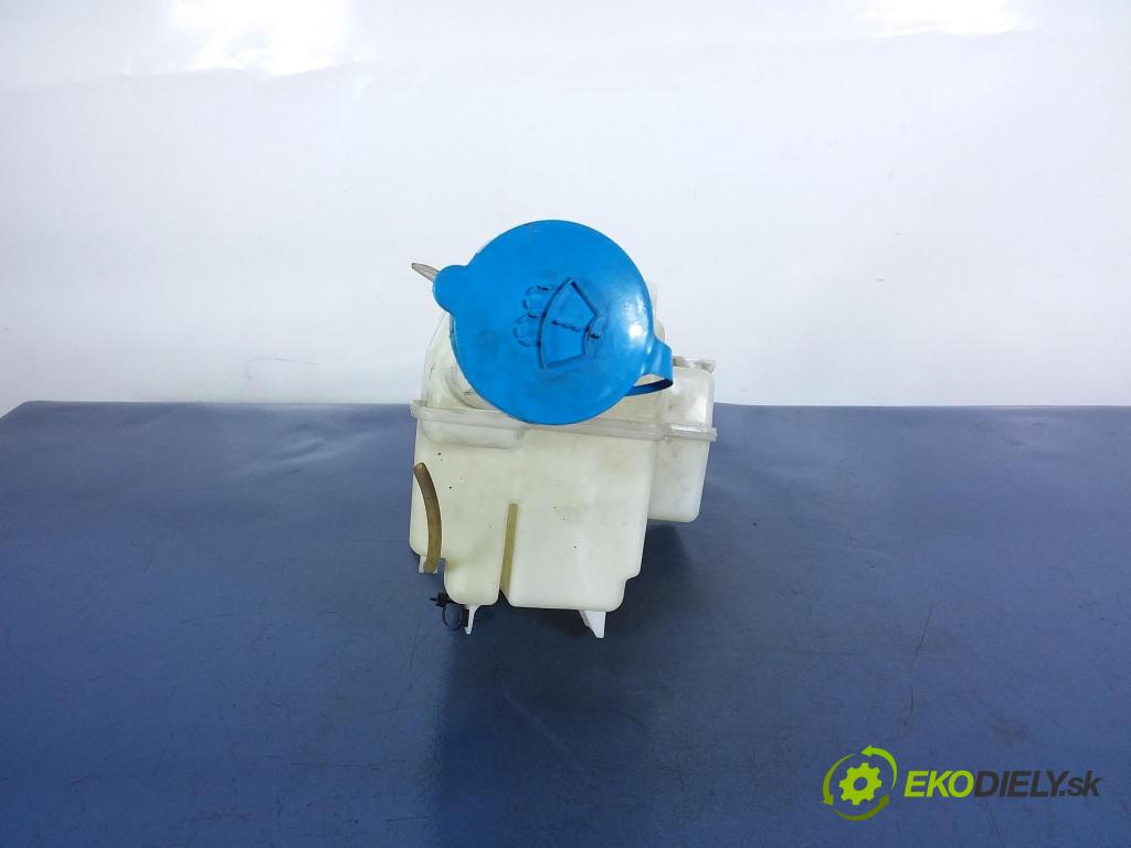 Nissan Maxima 2005 nádržka Podložka: 2224658-A