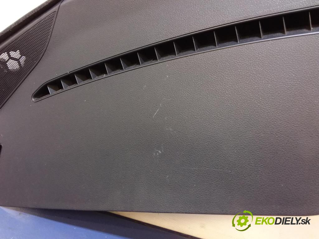 Ford C-max 2014 kokpit,pristrojová doska