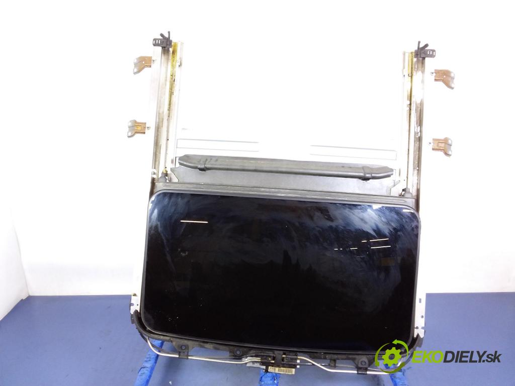 Nissan Maxima 2005 Střešní okno: