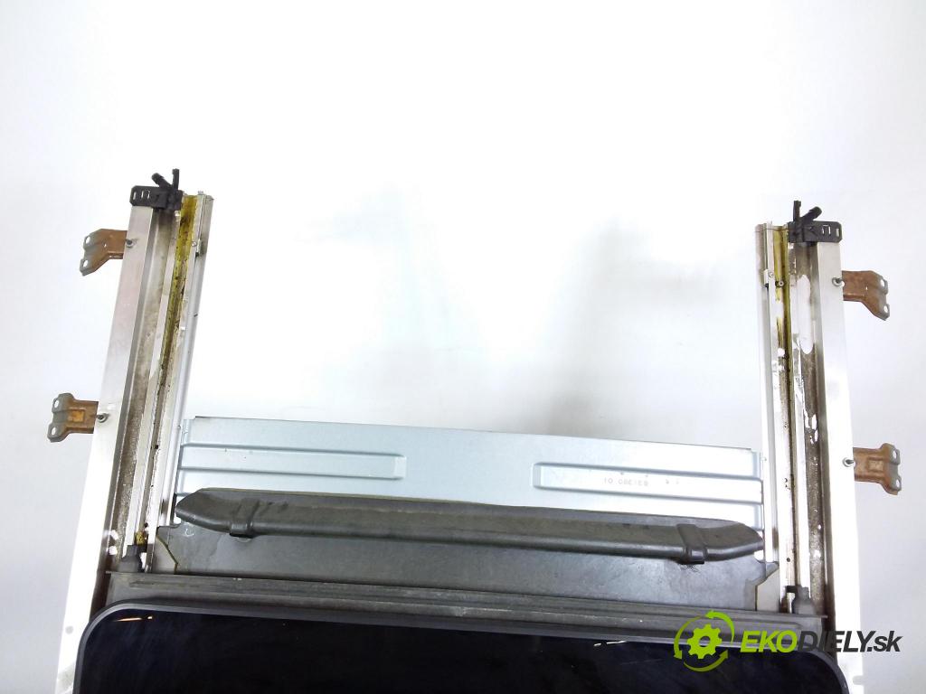 Nissan Maxima 2005 Střešní okno: 