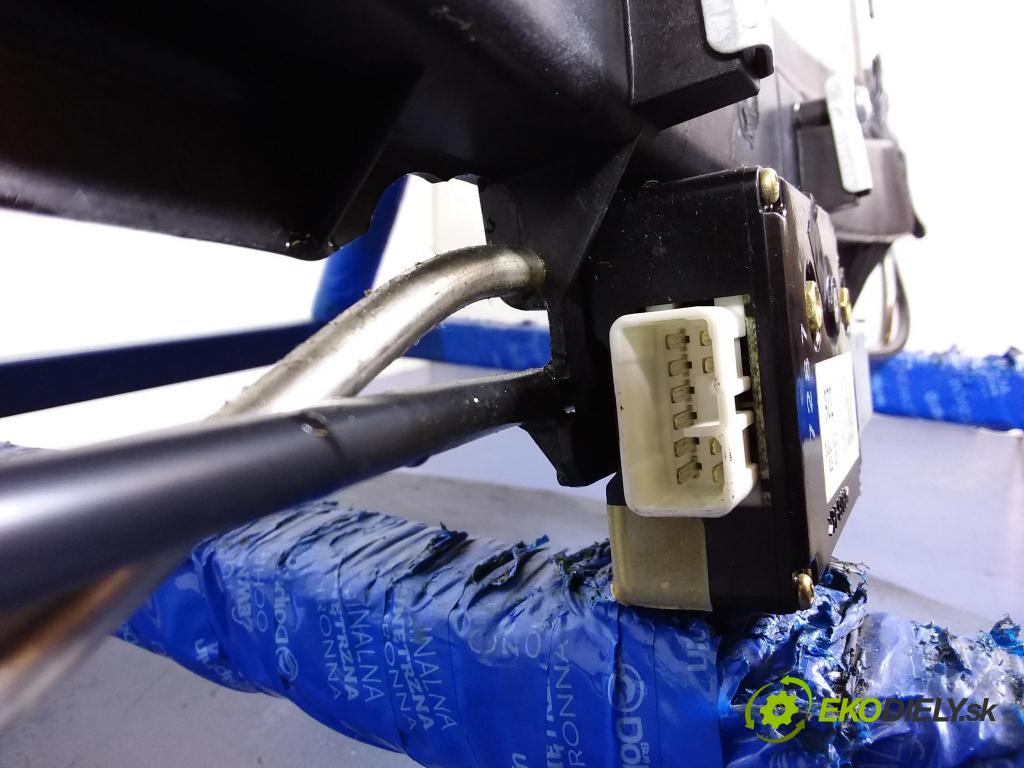 Nissan Maxima 2005 Střešní okno: