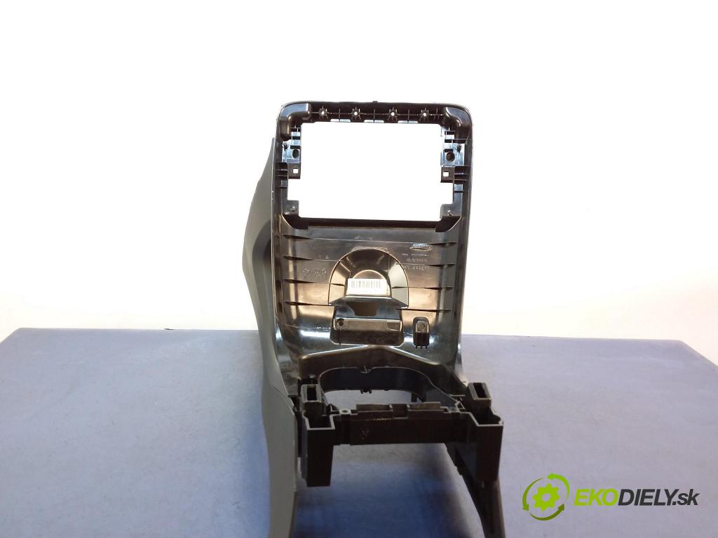 Volvo V60 2015 kokpit,pristrojová doska 31369117