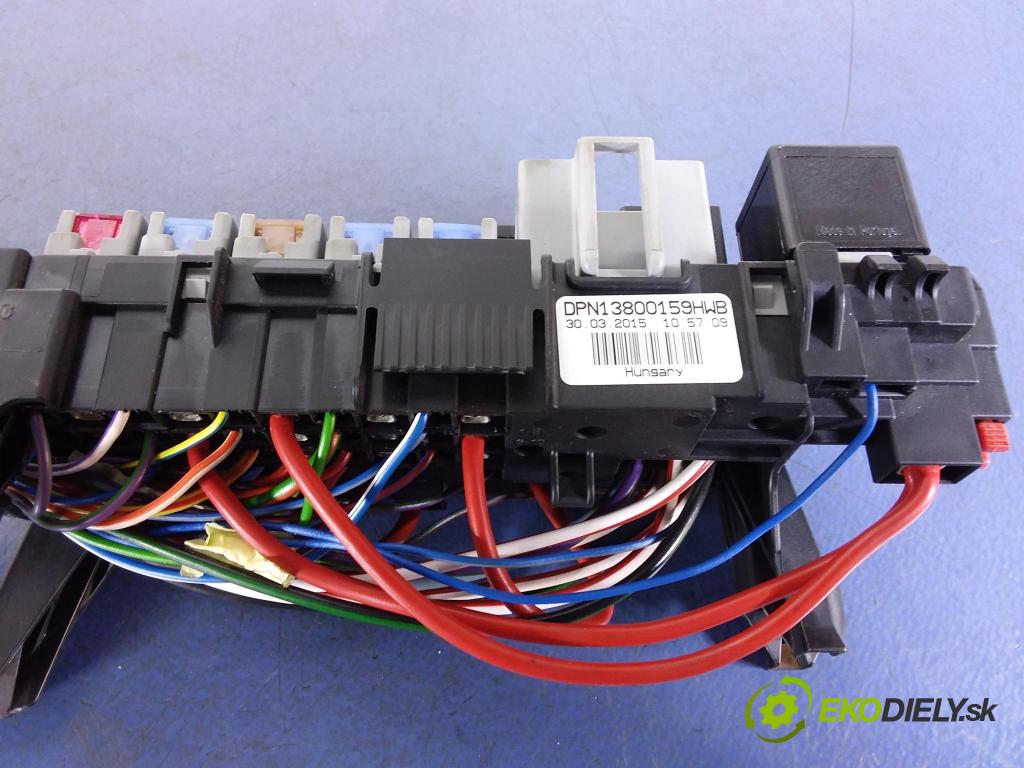 Volvo V60 2015 skrinka Poistky: 30659288