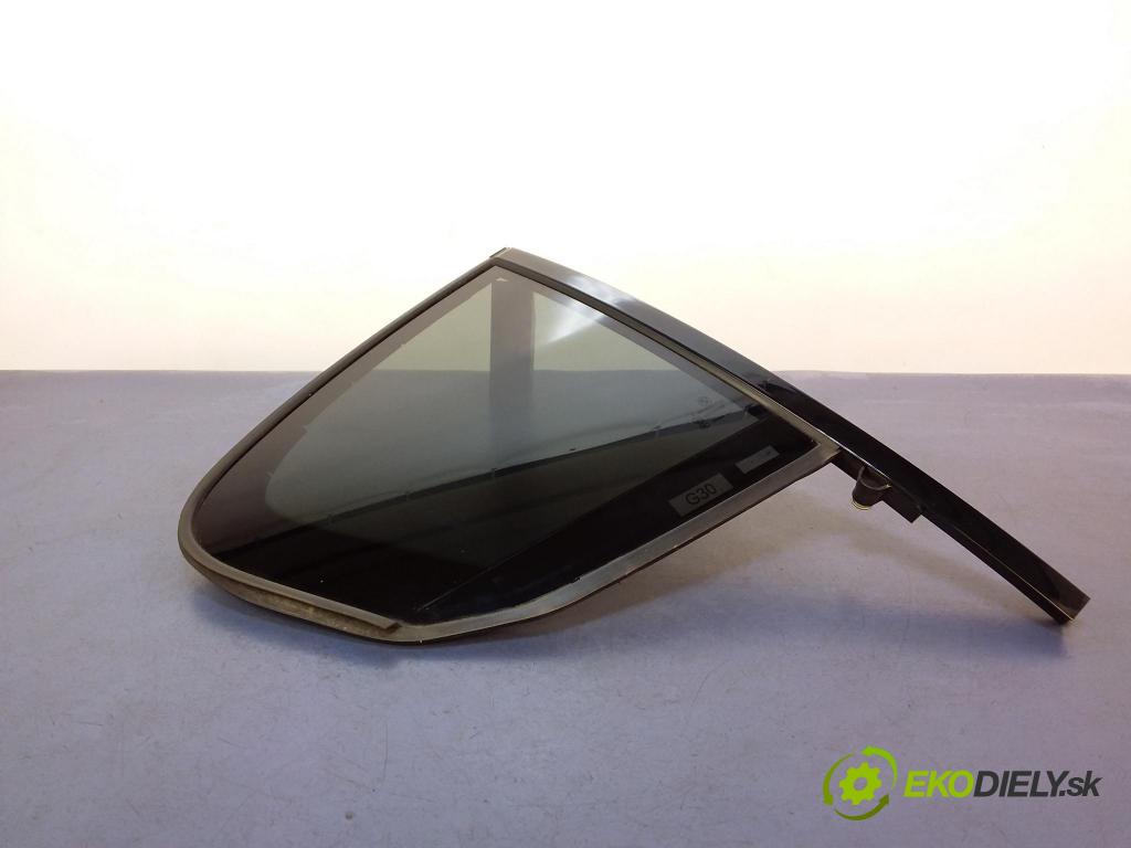 Bmw Seria 5 2017 sklo dvere zad Prava: