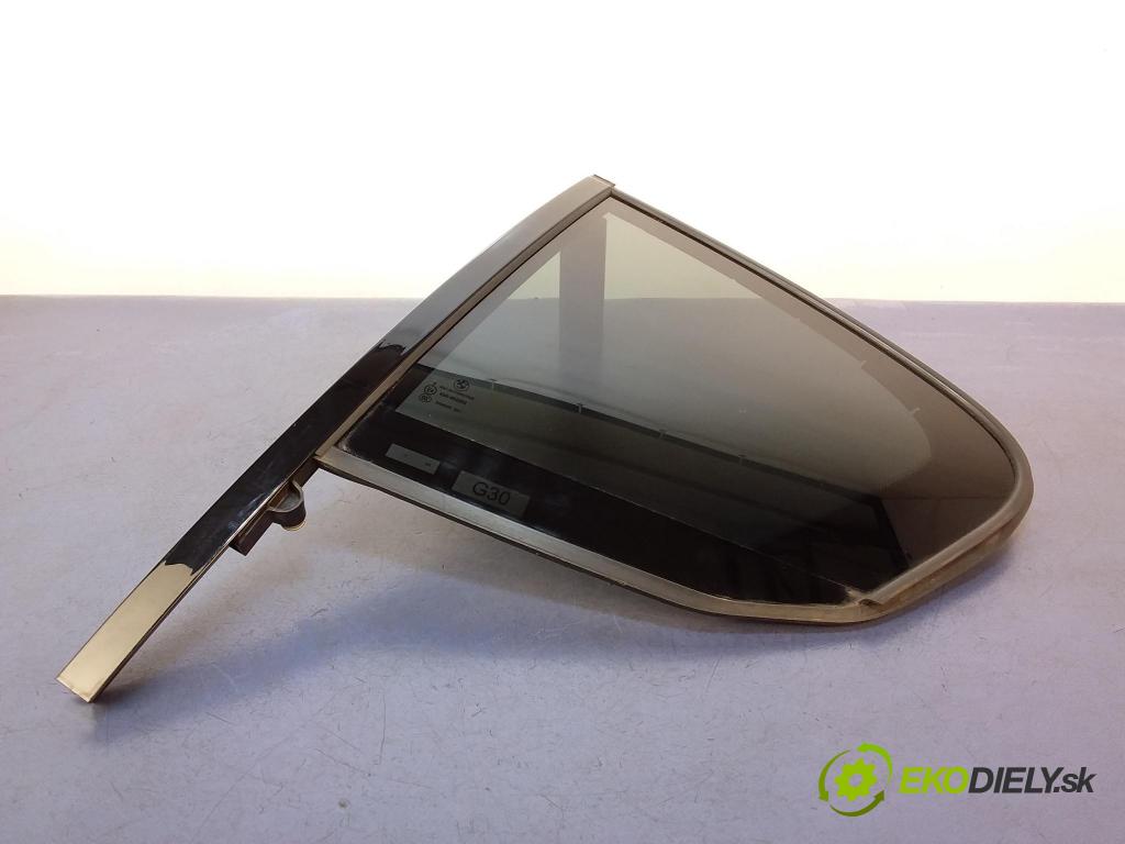 Bmw Seria 5 2017 sklo dvere zad ľavé 7387455