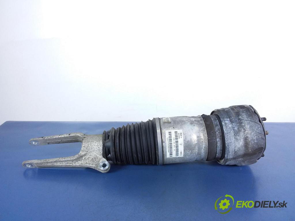 Porsche Panamera 2015 tlumič před Lewy. 97034305135