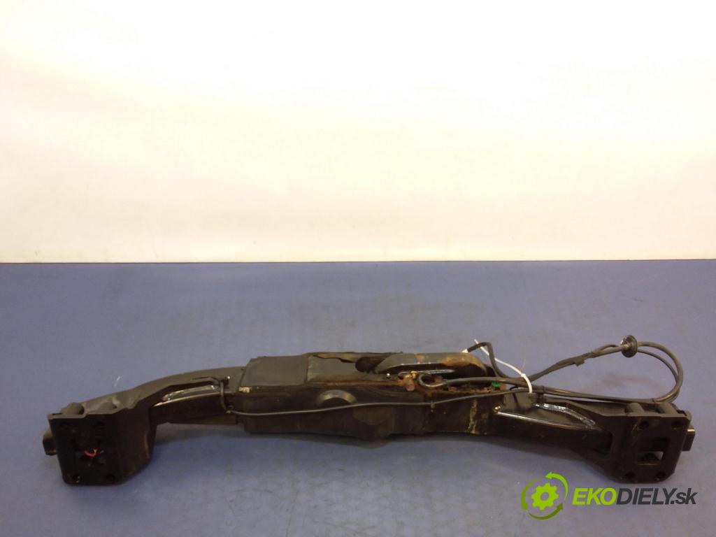 Audi Q7 2008 oko Do Přívěsy 4L0803921AD