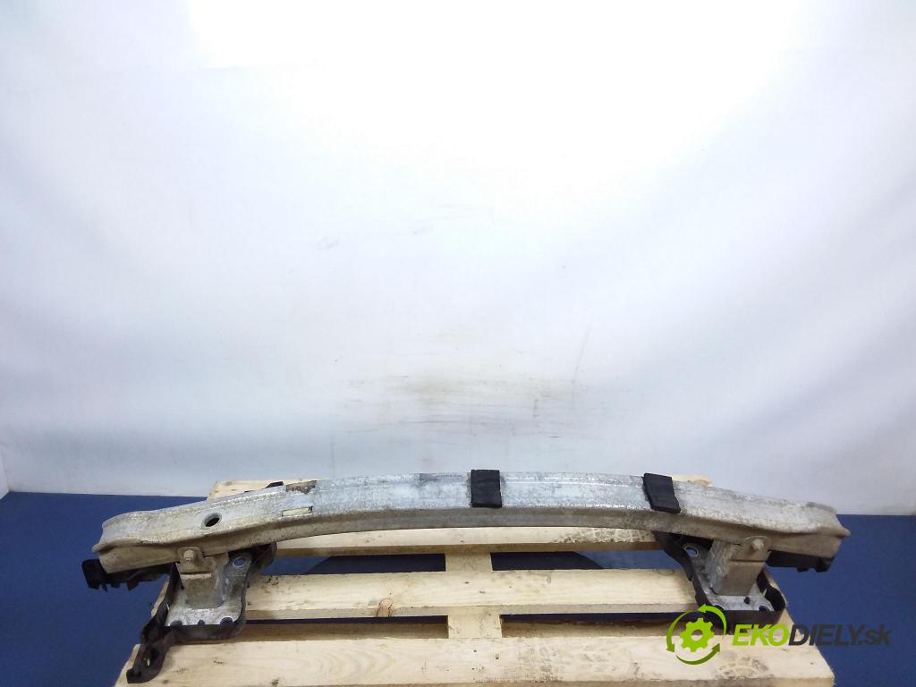 Renault Megane 2004 výztuha narazník před