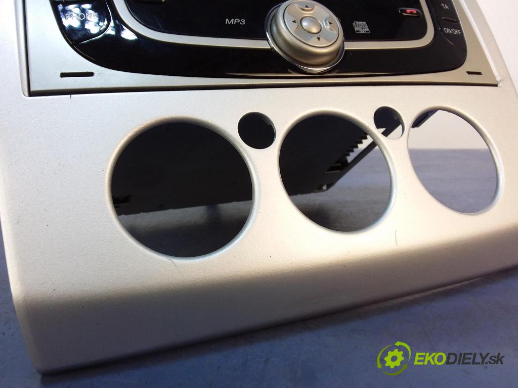Ford Focus 2005 Radio I Navigácia: 8V4T-18C939-CE