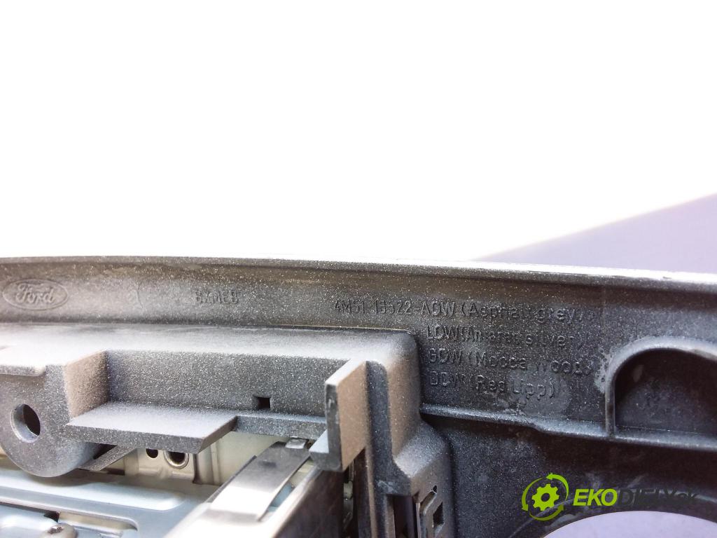 Ford Focus 2005 Radio I Navigácia: 8V4T-18C939-CE