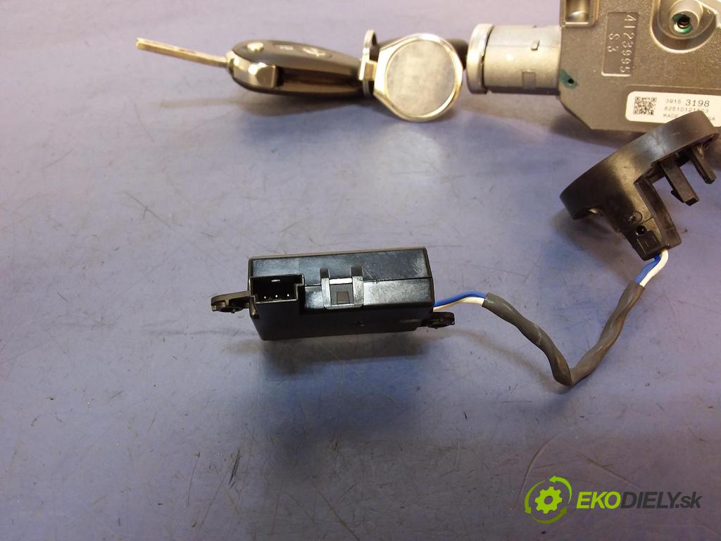 Opel Astra 2018 Spínač zapaľovania: 39153198