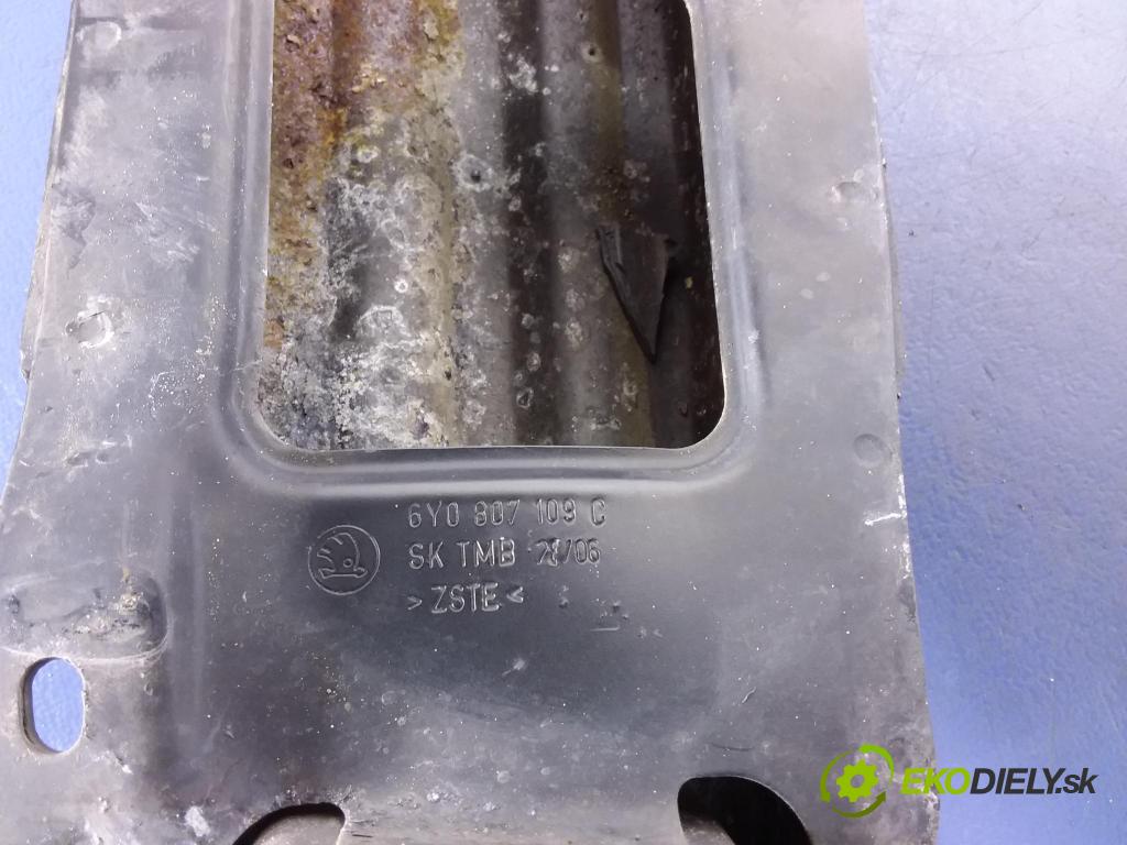 Skoda Fabia 2006 výztuha narazník před 6Y0807109C