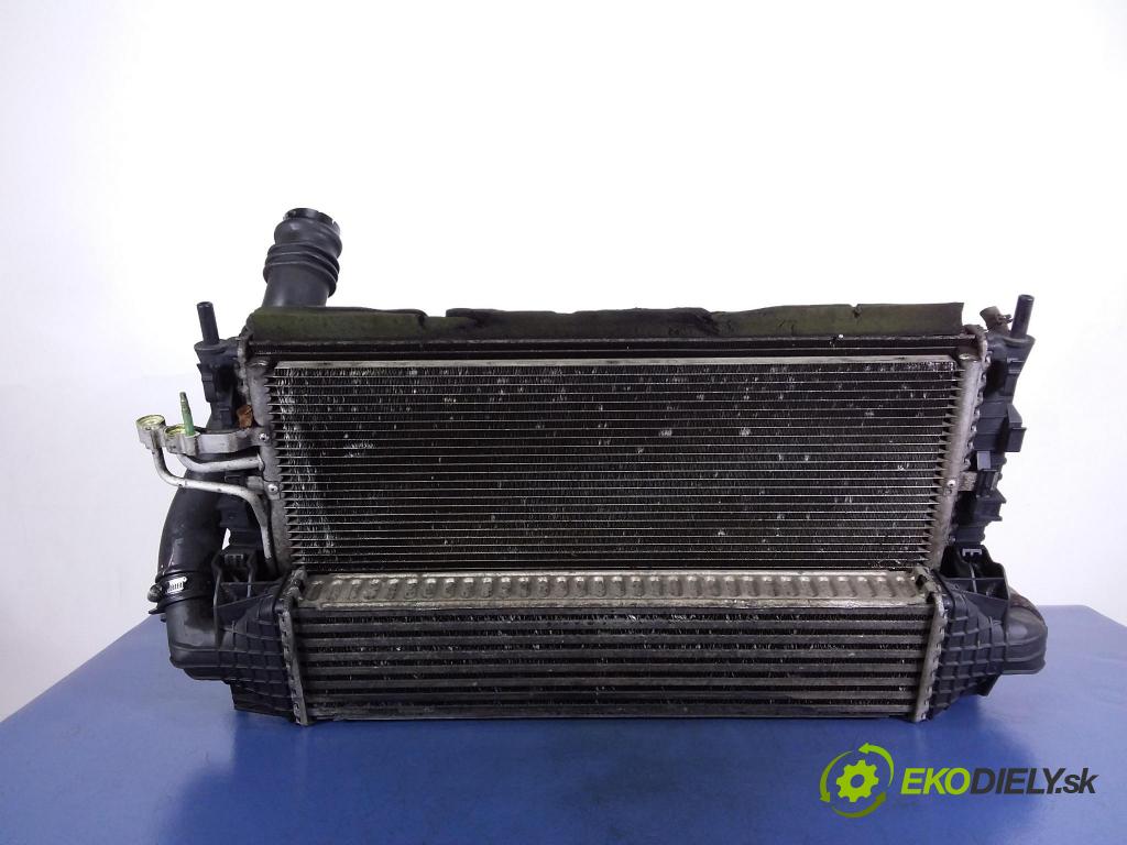 Ford Focus 2005 chladič Voda: