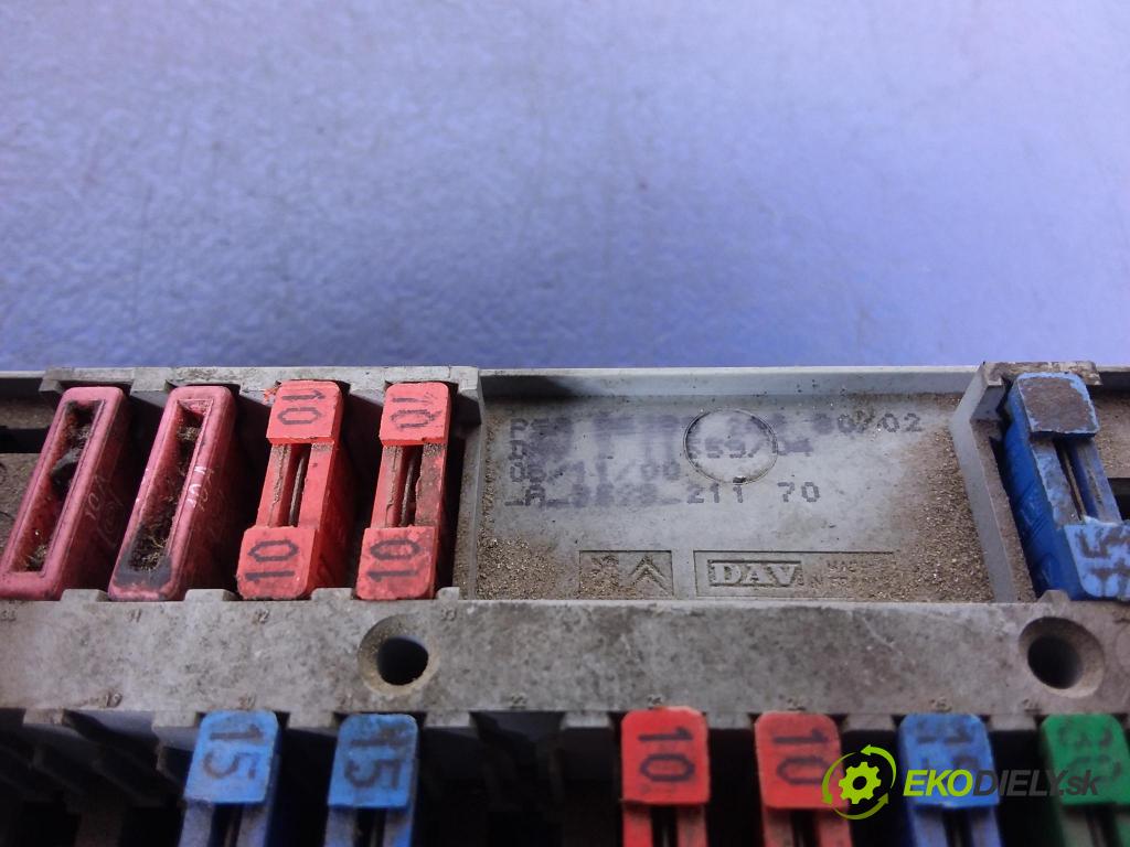 Peugeot 406 2001 skříňka Pojistky 9628024480