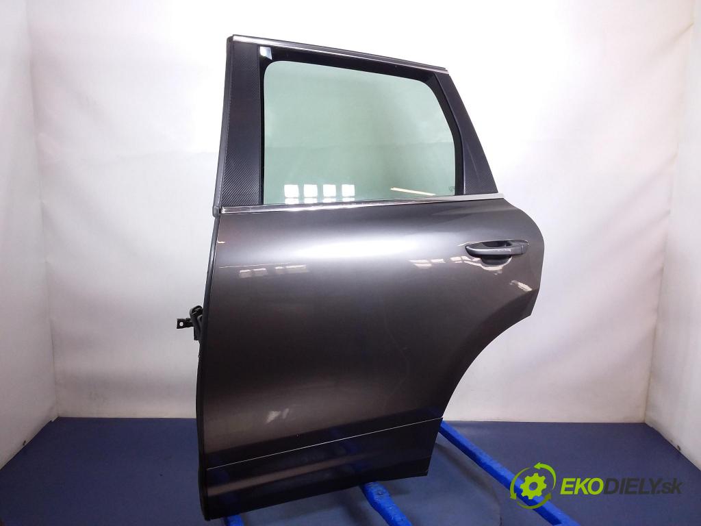 Porsche Cayenne 2014 dvere zad Vľavo: