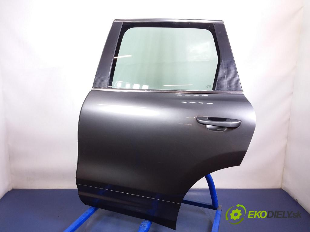 Porsche Cayenne 2014 dvere zad Vľavo: