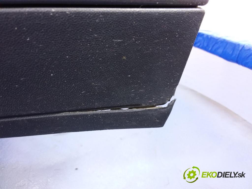 Porsche Cayenne 2014 dvere zad Vľavo: