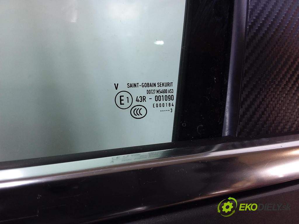 Porsche Cayenne 2014 dvere zad Vľavo: