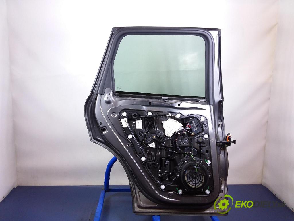 Porsche Cayenne 2014 dvere zad Vľavo: