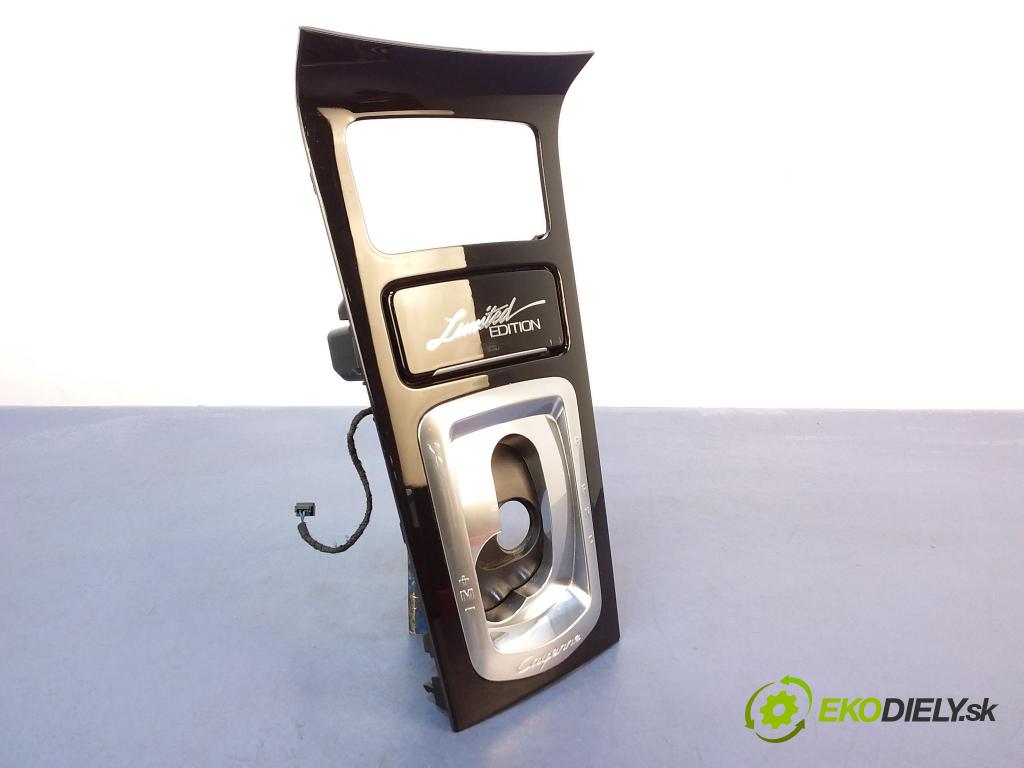 Porsche Cayenne 2014 kryt Plast: Interiéry: 7P5863419