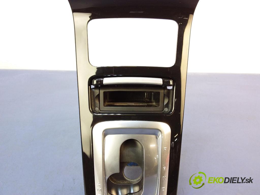 Porsche Cayenne 2014 kryt Plast: Interiéry: 7P5863419