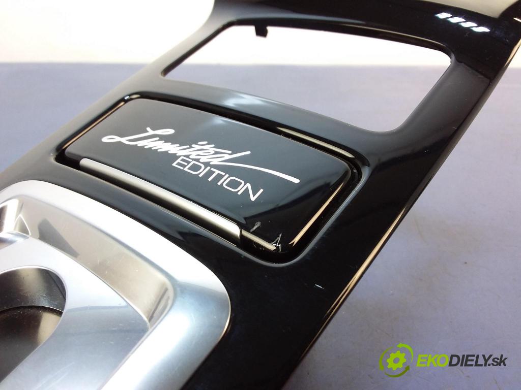 Porsche Cayenne 2014 kryt Plast: Interiéry: 7P5863419