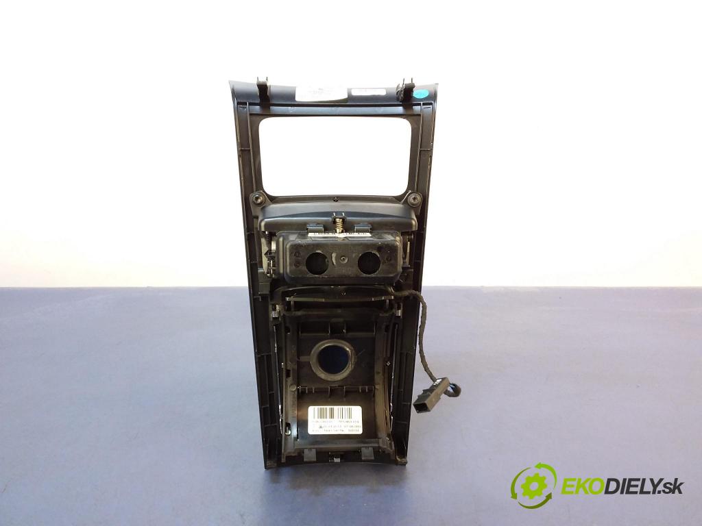 Porsche Cayenne 2014 kryt Plast: Interiéry: 7P5863419