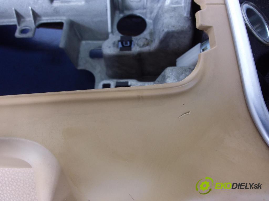 Porsche Cayenne 2014 operadlo