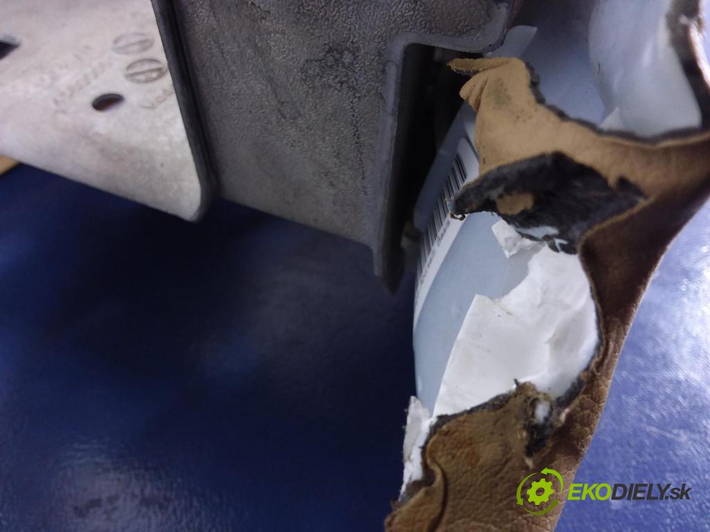 Porsche Cayenne 2014 operadlo