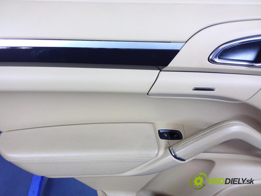 Porsche Cayenne 2014 Čalounictví: dvere zad ľavá 7P5867211