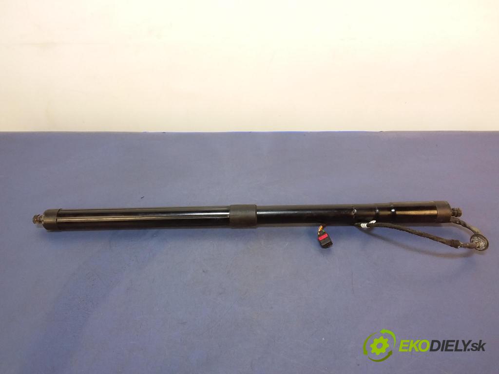 Porsche Cayenne 2014 Aktuátor: 7P5827851J