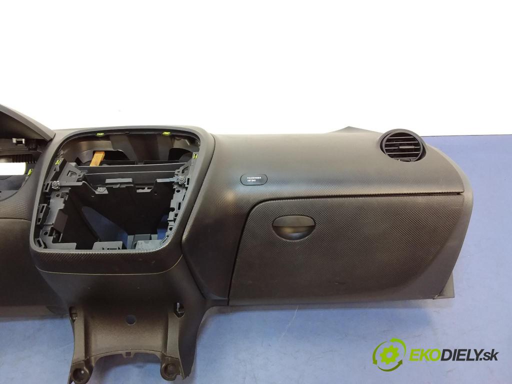 Seat Altea 2007 kokpit,pristrojová doska