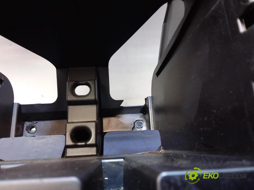 Seat Altea 2007 kokpit,pristrojová doska