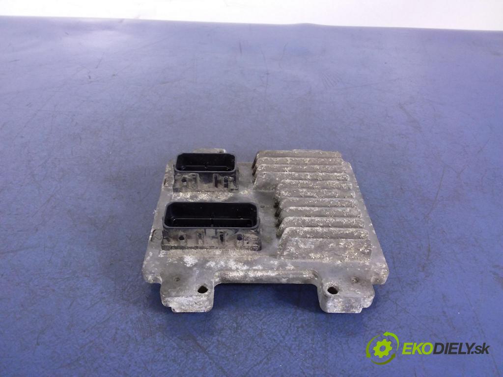 Opel Corsa 2010 riadiaca jednotka Motor: 55580499