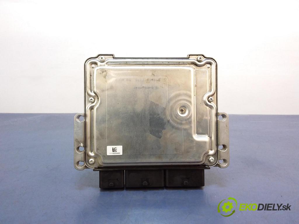 Renault Megane 2017 riadiaca jednotka Motor: 237106468R